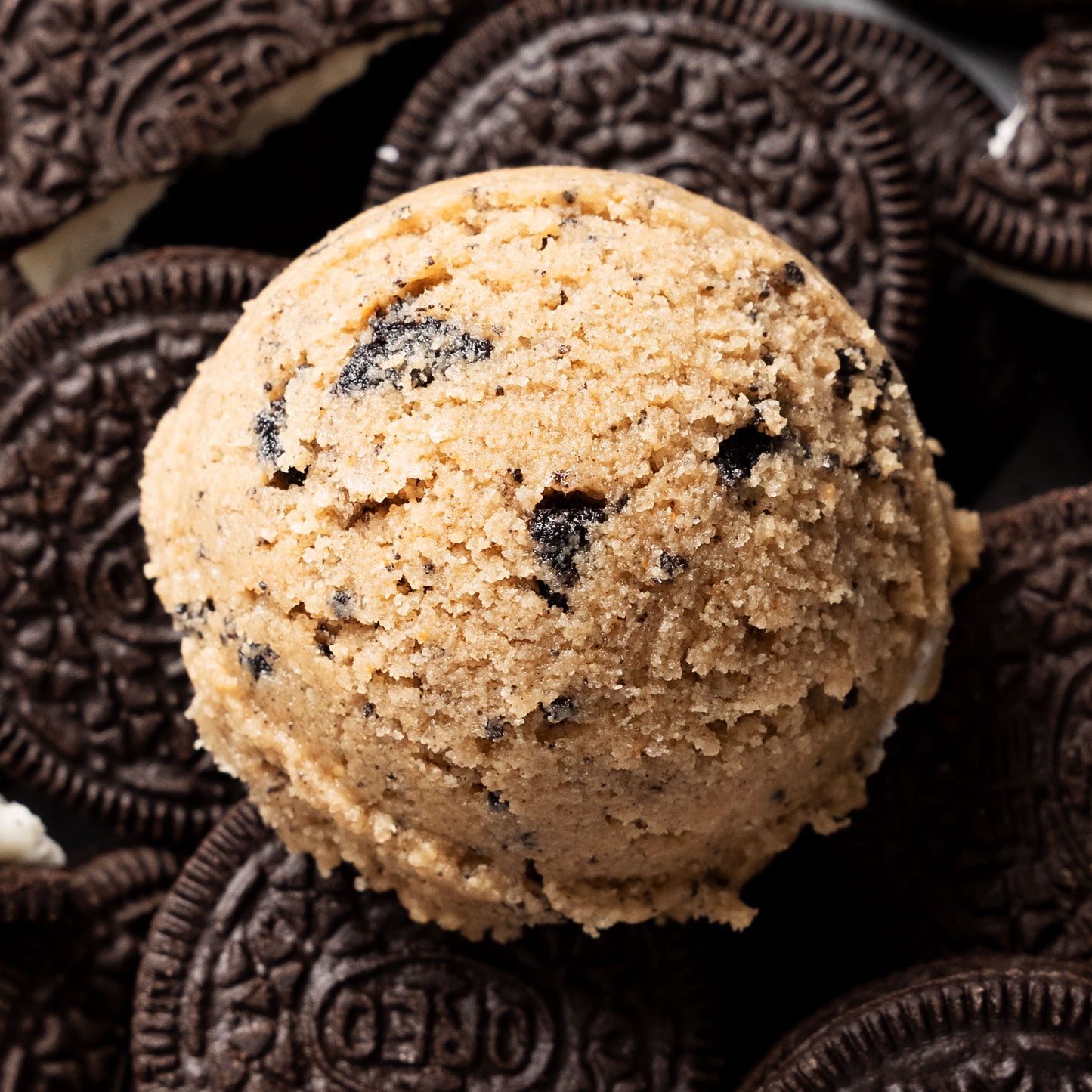 COOKIES AND CREAM COOKIE DOUGH
